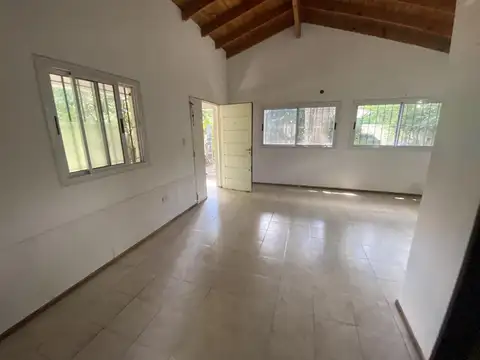 Casa 3 ambientes con 1 baño