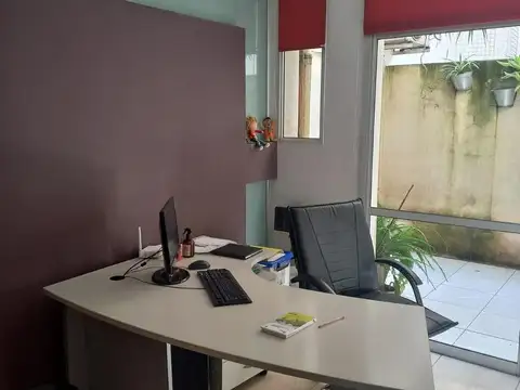 Oficina 3 ambientes con 1 baño