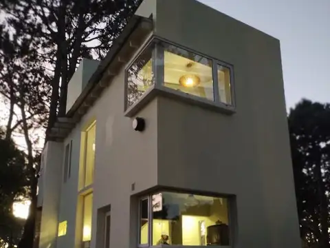 Casa en venta - 2 dormitorios 1 baño - 90mts2 - Ostende