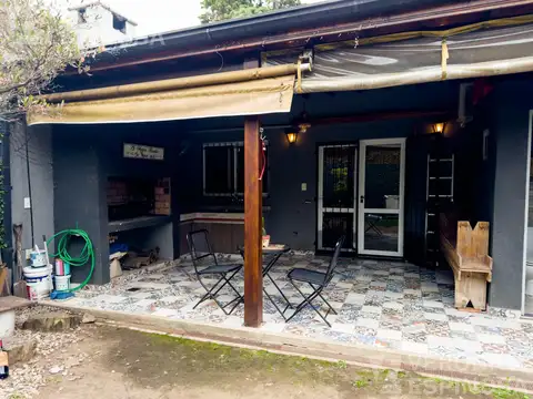 Casa en Venta con 3 cocheras