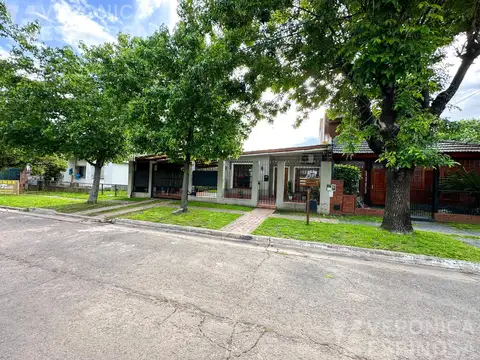 Casa de cuatro ambientes en venta, Ciudad Evita