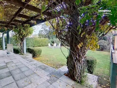 Casa estilo Provenzal en Venta en el Barrio las Victorias