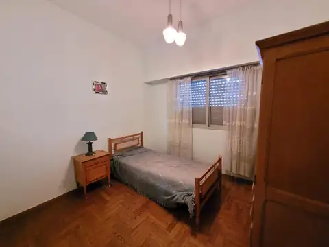 Casa y Deposito en Venta