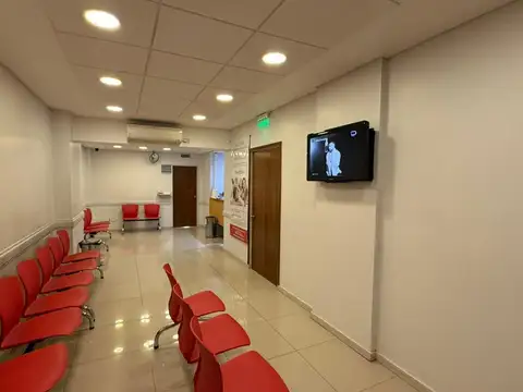 Oficina en Alquiler con 2 cocheras