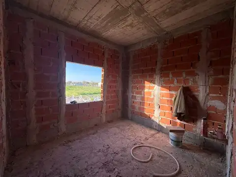 Casa 4 ambientes con 1 baño