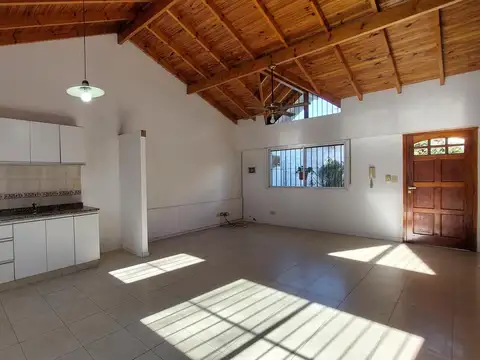 Depto Tipo Casa en Venta en Remedios de Escalada, USD 90.000