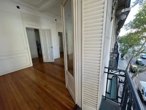Av Rivadavia 3000, Piso 2