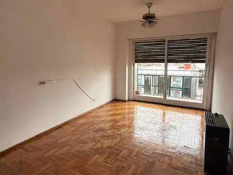 Julián Segundo Agüero 1500, Piso 3