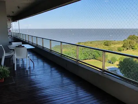 Departamento en alquiler Olivos 4 ambientes en piso 11 con vista al rio y cochera cubierta