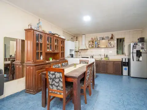 Depto Tipo Casa 4 ambientes con 2 baños
