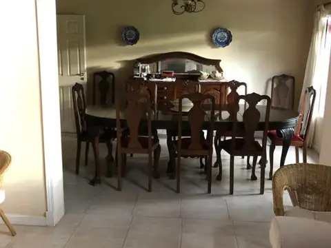 Casa en Venta con 5 cocheras