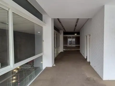 Oficina en Alquiler al Este
