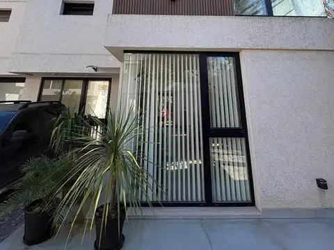 Casa 4 ambientes en venta en Leloir Ituzaingo