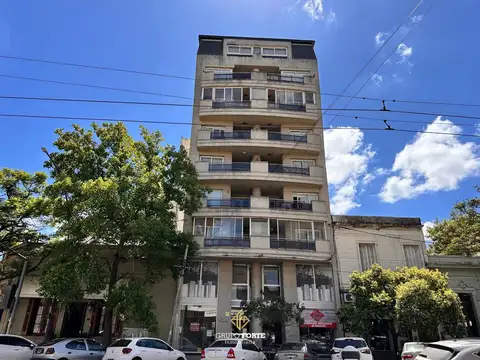 24 De Septiembre 1200, Piso 3