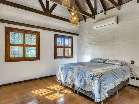 VENTA CASA 4 DORMITORIOS CANTEGRIL PUNTA DEL ESTE