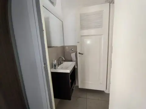 Local en Venta 83 años