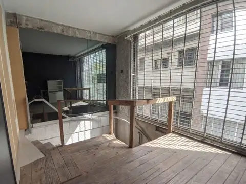 Local en Venta 83 años
