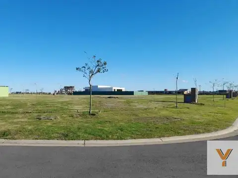 Puertos del Lago / Barrio Amarras