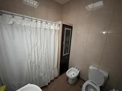 CASA EN VENTA - Hurlingham