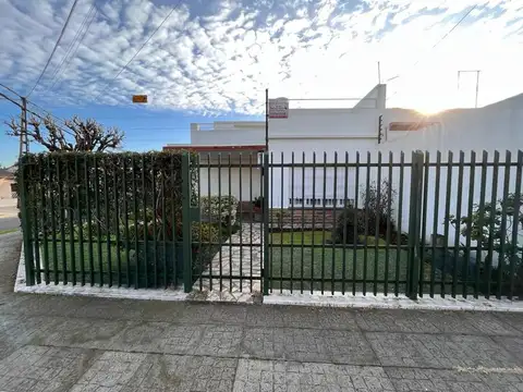 CASA EN VENTA - Hurlingham