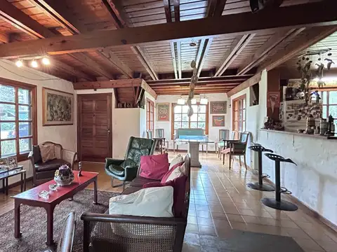 Casa 5 ambientes con 2 baños