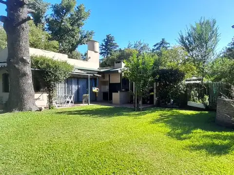 Casa en Venta con 4 cocheras