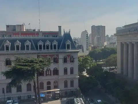 Oficina 7 ambientes con 5 baños