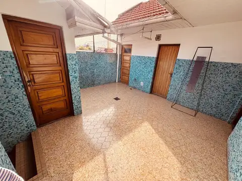 PH en Matheu 2600 de cuatro ambientes con patio por escalera - apto credito