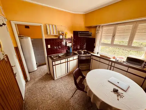 Depto Tipo Casa 4 ambientes con 2 baños