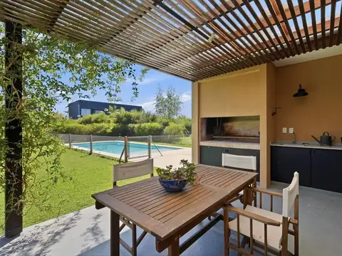 Casa en Venta en El Cantón - Barrio Puerto, USD 278.000