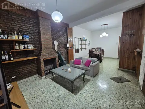 Casa 5 ambientes con 3 baños