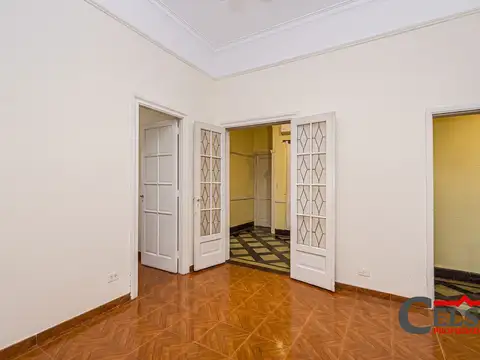 Depto Tipo Casa 6 ambientes con 2 baños