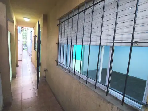 PH en alquiler en Moron con terraza