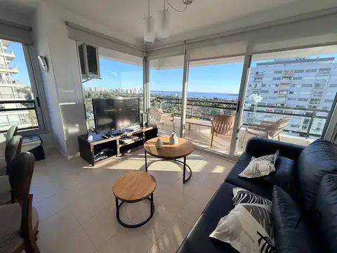 Apartamento 3 dormitorios en alquiler c/ cochera en Cantegril vista al mar