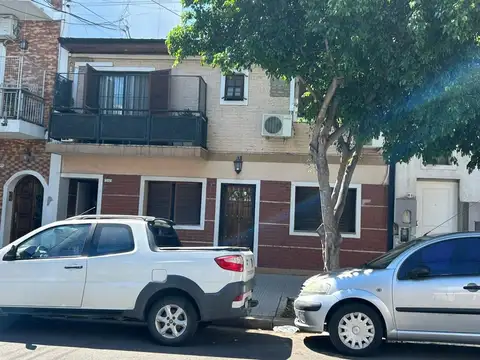 Venta departamento PH monoambiente Liniers -V.Luro