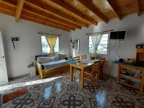 Casa 3 ambientes con 1 baño