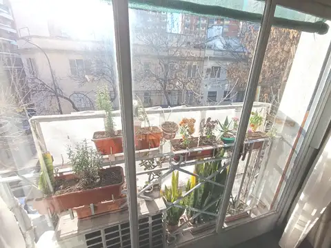 3 Ambientes Semipiso Frente Luminoso -Amplios *Piso 2 x Escalera* Muy Bueno Edificio Chico con terraza amplia