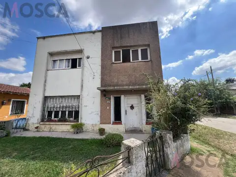 Leandro N. Alem  esquina Floresta