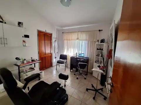 Casa 7 ambientes con 3 baños