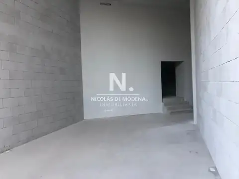 En venta local en edificio Ocean Drive Country, Punta del Este.