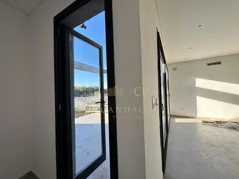 Casa en Venta en Pilar del Este - Santa Lucia, USD 195.000