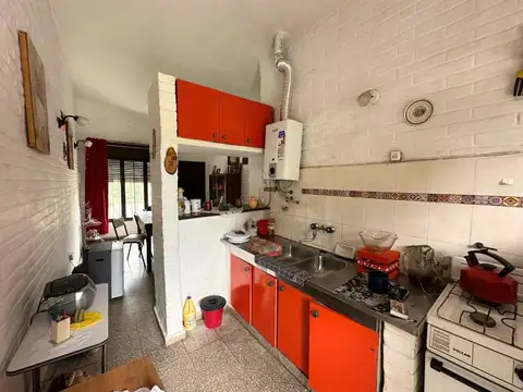 Casa 7 ambientes con 1 baño