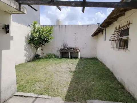 Casa en Alquiler con 1 cochera