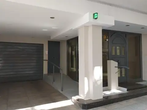 VENTA DEPARTAMENTO FLORES 4 AMB DEPENDENCIA