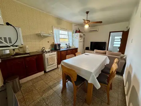 Casa 3 ambientes con 1 baño
