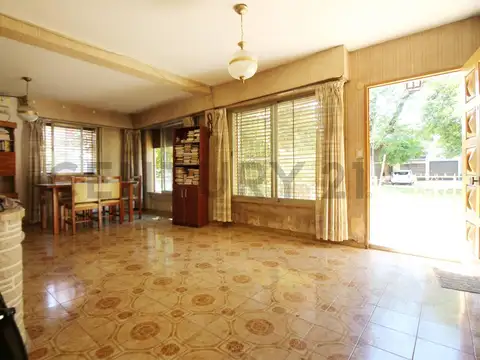 Casa 5 ambientes con 2 baños