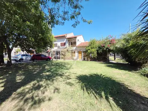 VENTA CASA 5 AMBIENTES EN VILLA LUGANO