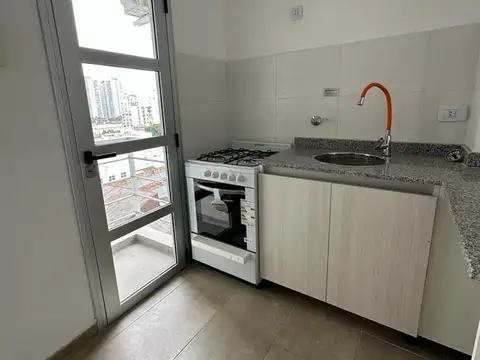 Monoambiente a estrenar, luminoso, céntrico!