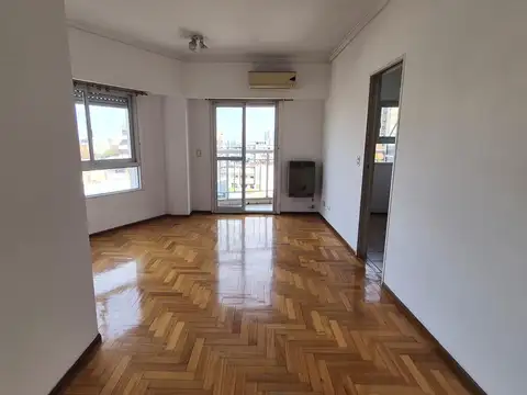 Venta departamento en Tigre muy luminoso.