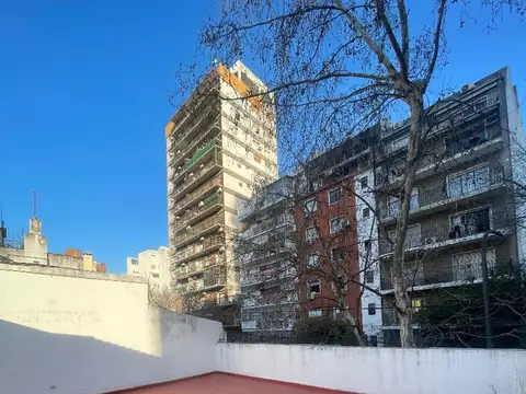 casa/ph amplio SOLO USO COMERCIAL